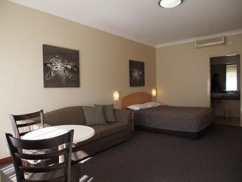 טאמוורת' Golden Guitar Motor Inn מראה חיצוני תמונה